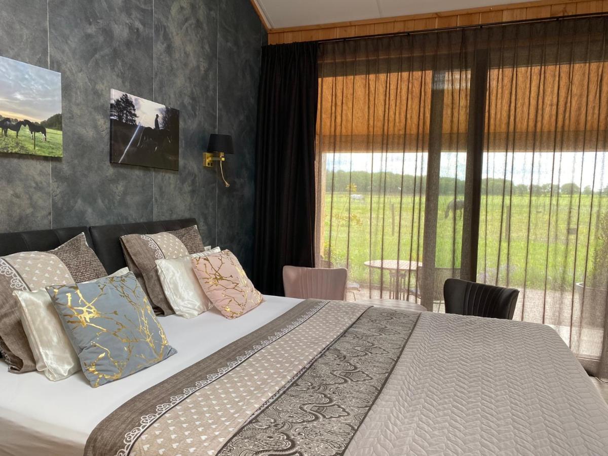 'T Heidepaleis Bed & Breakfast Garderen Exterior foto